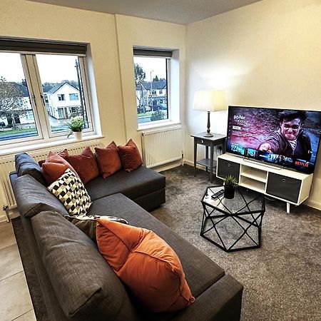 Walnut Flats: Cozy 2-Bedroom Near Oxford with Netflix & Parking Kidlington Exterior photo